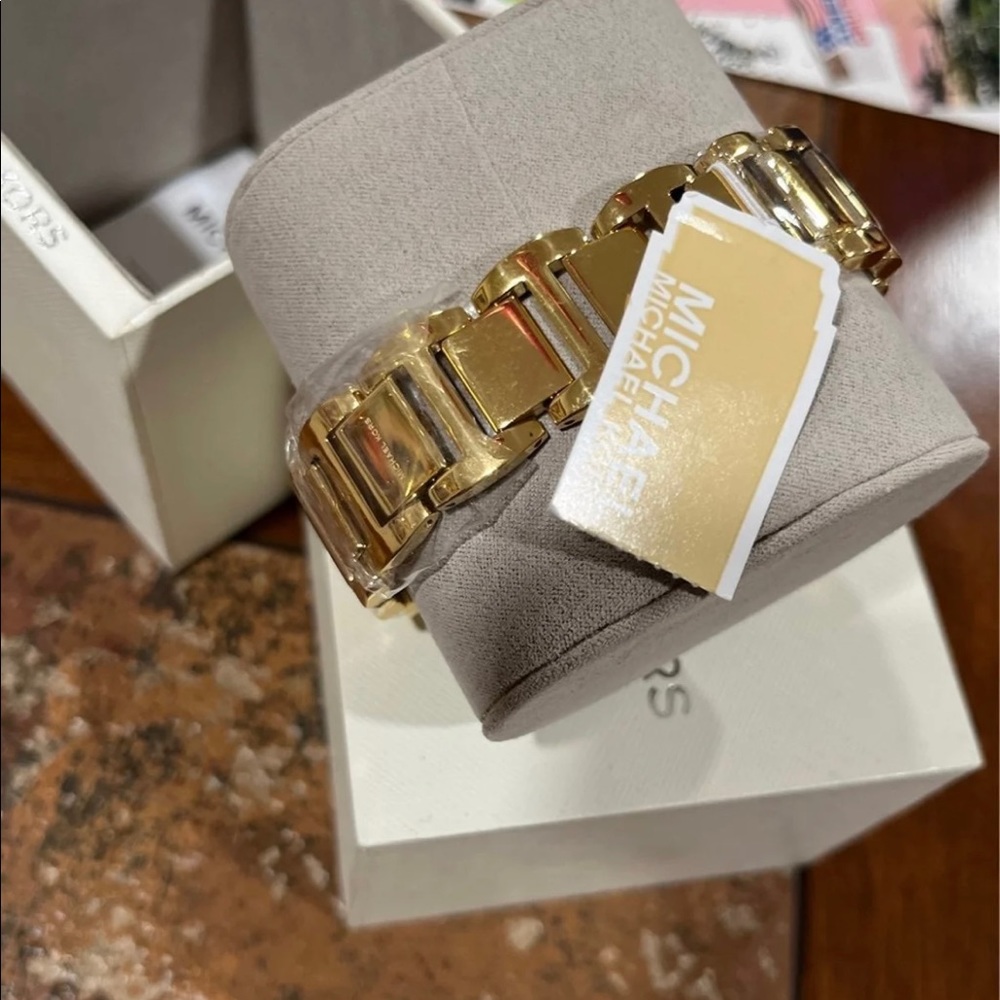 NWT Michael Kors Janey Watch for Women - Picture 3 of 3